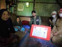 Hengki Kurniawan datangi rumah Ema Itoh, yang hidup sebatang kara .