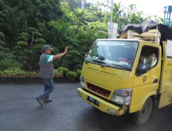 Hindari longsor susulan, Arsan Latif Hentikan Laju Bus/Truk Besar Menuju Parongpong-Lembang