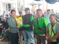 Bulog Salurkan Bantuan Pangan Tiga Bulan, 598 Penerima di Desa Sukatani Kabupaten Bandung Barat Terima Manfaat